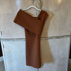 Donna Mizani  beautiful off shoulder dress size M